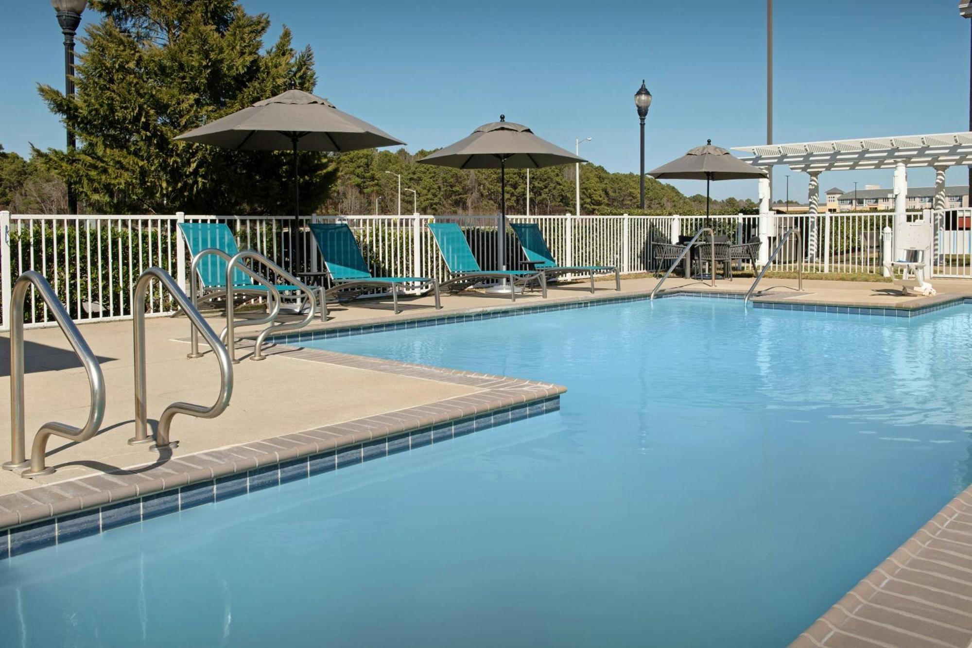 Hotel Courtyard Suffolk Chesapeake Exterior foto